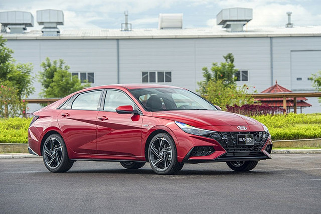 Cận cảnh Hyundai Elantra 2023, cao nhất 799 triệu đồng - Hình 6 Can canh Hyundai Elantra 2023, cao nhat 799 trieu dong-Hinh-6