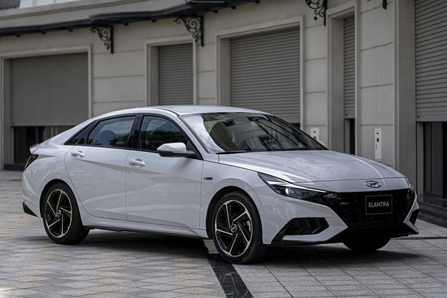 Cận cảnh Hyundai Elantra 2023, cao nhất 799 triệu đồng - Hình 15 Can canh Hyundai Elantra 2023, cao nhat 799 trieu dong-Hinh-15