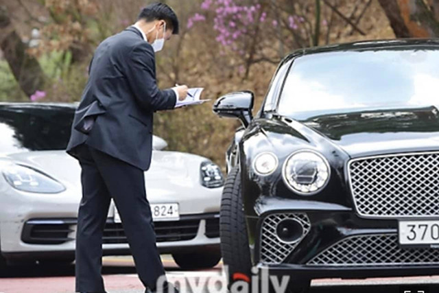 Can canh dan xe sang cua sao Han du dam cuoi Hyun Bin va Son Ye Jin-Hinh-3