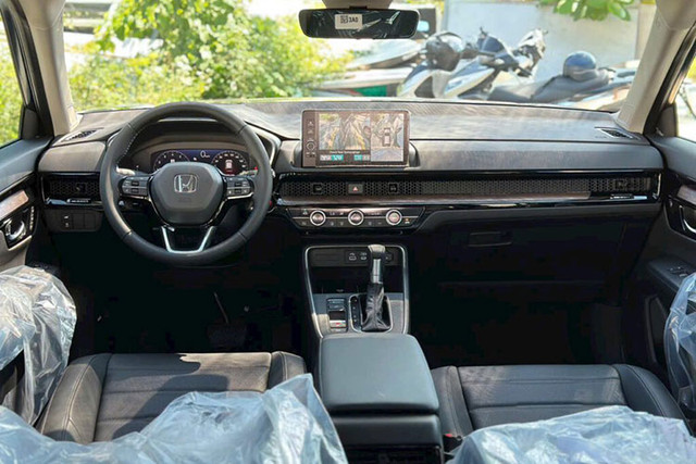 Xa hang ton, Honda CR-V giam 100 trieu dong tai dai ly-Hinh-2