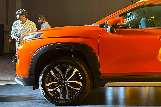 SUV lai Coupe gia re Toyota Urban Cruiser Taisor 2024 chinh thuc trinh lang-Hinh-5