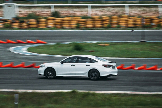 Honda Civic 2025 mới từ 789 triệu vẫn vượt trội hơn đối thủ - Hình 11 Honda Civic 2025 moi tu 789 trieu van vuot troi hon doi thu-Hinh-11