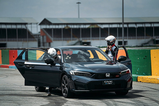 Honda Civic 2025 mới từ 789 triệu vẫn vượt trội hơn đối thủ Honda Civic 2025 moi tu 789 trieu van vuot troi hon doi thu