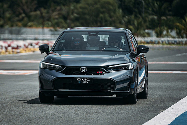 Honda Civic 2025 mới từ 789 triệu vẫn vượt trội hơn đối thủ - Hình 3 Honda Civic 2025 moi tu 789 trieu van vuot troi hon doi thu-Hinh-3