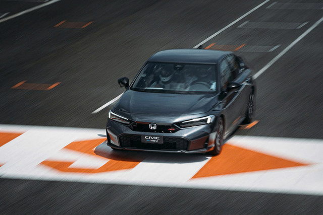 Honda Civic 2025 mới từ 789 triệu vẫn vượt trội hơn đối thủ - Hình 7 Honda Civic 2025 moi tu 789 trieu van vuot troi hon doi thu-Hinh-7