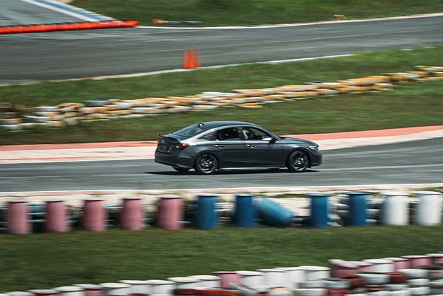 Honda Civic 2025 mới từ 789 triệu vẫn vượt trội hơn đối thủ - Hình 6 Honda Civic 2025 moi tu 789 trieu van vuot troi hon doi thu-Hinh-6