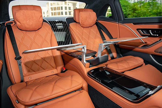 Cận cảnh xe siêu sang Mercedes-Maybach S580 16 tỷ ở Hà Nội - Hình 8 Can canh xe sieu sang Mercedes-Maybach S580 16 ty o Ha Noi-Hinh-8