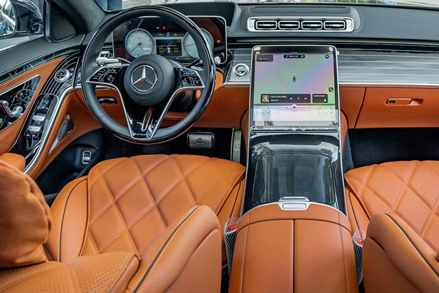 Cận cảnh xe siêu sang Mercedes-Maybach S580 16 tỷ ở Hà Nội - Hình 7 Can canh xe sieu sang Mercedes-Maybach S580 16 ty o Ha Noi-Hinh-7