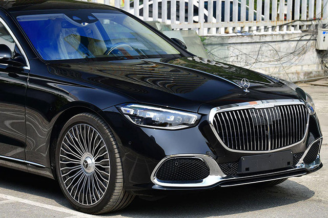 Cận cảnh xe siêu sang Mercedes-Maybach S580 16 tỷ ở Hà Nội - Hình 3 Can canh xe sieu sang Mercedes-Maybach S580 16 ty o Ha Noi-Hinh-3