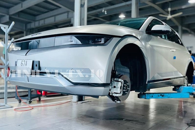 Cận cảnh Hyundai Ioniq 5 chạy điện gần 2 tỷ của đại gia miền Tây - Hình 3 Can canh Hyundai Ioniq 5 chay dien gan 2 ty cua dai gia mien Tay-Hinh-3