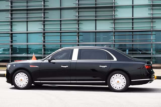 Ngam Hong Ky N701 - limousine cho ong Tap Can Binh tai Viet Nam-Hinh-2