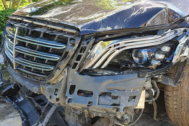 Mercedes-Benz S450 bị tai nạn của đại gia Bình Dương rao bán 2 tỷ - Hình 7 Mercedes-Benz S450 bi tai nan cua dai gia Binh Duong rao ban 2 ty-Hinh-7