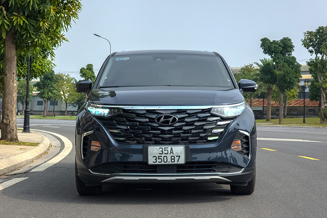 Chi tiết MPV Hyundai Custin - Hình 4 Chi tiet MPV Hyundai Custin-Hinh-4