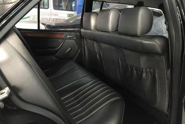Đại gia Đặng Lê Nguyên Vũ tậu Mercedes-Benz 280E độc nhất Việt Nam - Hình 7 Dai gia Dang Le Nguyen Vu tau Mercedes-Benz 280E doc nhat Viet Nam-Hinh-7