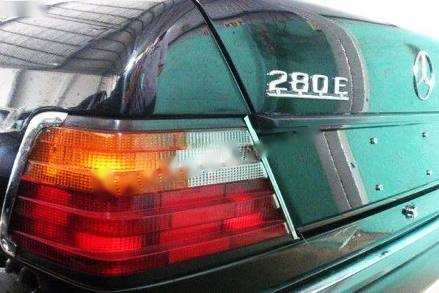 Đại gia Đặng Lê Nguyên Vũ tậu Mercedes-Benz 280E độc nhất Việt Nam - Hình 9 Dai gia Dang Le Nguyen Vu tau Mercedes-Benz 280E doc nhat Viet Nam-Hinh-9