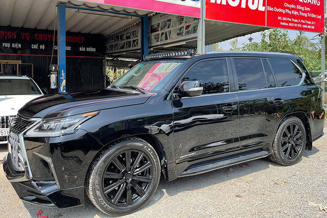 Ngắm Lexus LX570 hơn 8 tỷ biển ngũ quý 5 ở TP HCM - Hình 3 Ngam Lexus LX570 hon 8 ty bien ngu quy 5 o TP HCM-Hinh-3