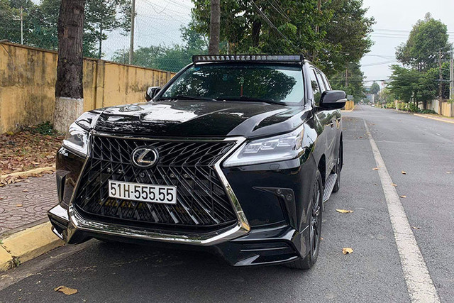 Ngắm Lexus LX570 hơn 8 tỷ biển ngũ quý 5 ở TP HCM - Hình 7 Ngam Lexus LX570 hon 8 ty bien ngu quy 5 o TP HCM-Hinh-7