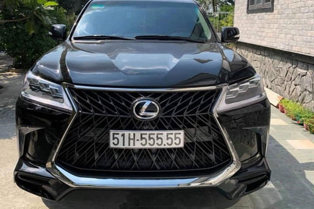 Ngắm Lexus LX570 hơn 8 tỷ biển ngũ quý 5 ở TP HCM - Hình 4 Ngam Lexus LX570 hon 8 ty bien ngu quy 5 o TP HCM-Hinh-4