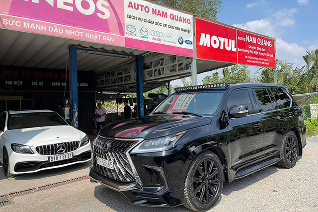 Ngắm Lexus LX570 hơn 8 tỷ biển ngũ quý 5 ở TP HCM Ngam Lexus LX570 hon 8 ty bien ngu quy 5 o TP HCM