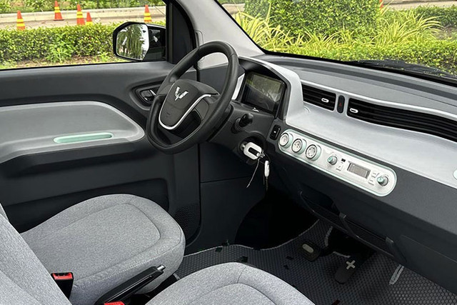 Khách Việt vỡ mộng với ô tô điện giá rẻ Wuling Hongguang MiniEv - Hình 3 Khach Viet vo mong voi o to dien gia re Wuling Hongguang MiniEv-Hinh-3