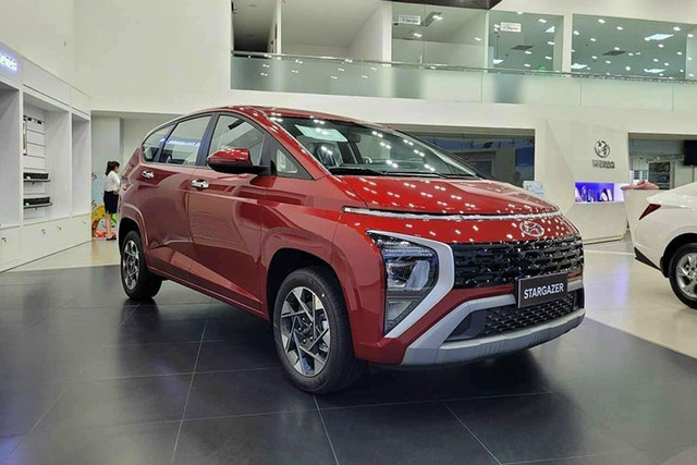 Hyundai Stargazer bản tiêu chuẩn có giá chưa đến 500 triệu đồng? - Hình 4 Hyundai Stargazer ban tieu chuan co gia chua den 500 trieu dong?-Hinh-4