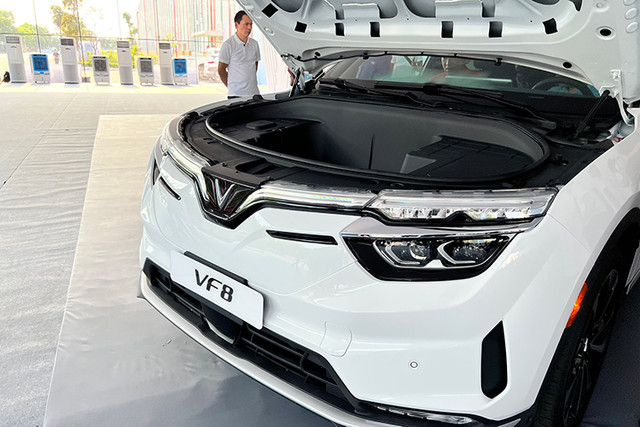 Chi tiết VinFast VF8 2022 tại Việt Nam, giá cao nhất hơn 1,2 tỷ đồng - Hình 12 Chi tiet VinFast VF8 2022 tai Viet Nam, gia cao nhat hon 1,2 ty dong-Hinh-12