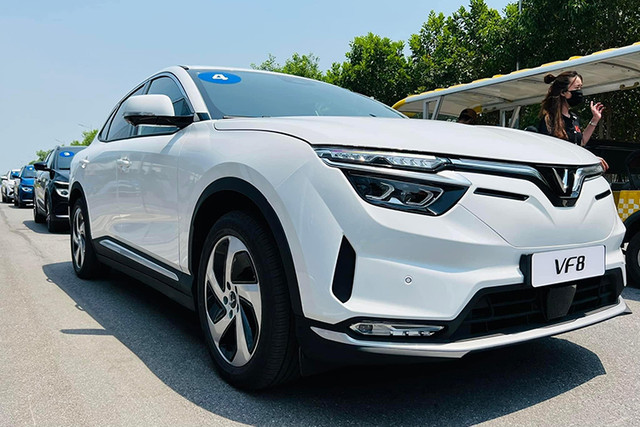 Chi tiết VinFast VF8 2022 tại Việt Nam, giá cao nhất hơn 1,2 tỷ đồng - Hình 13 Chi tiet VinFast VF8 2022 tai Viet Nam, gia cao nhat hon 1,2 ty dong-Hinh-13