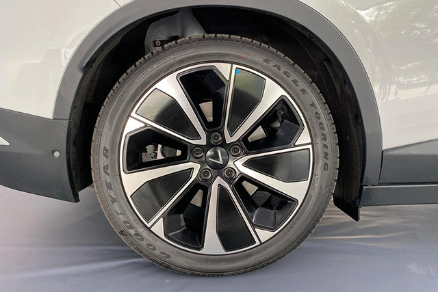 Chi tiết VinFast VF8 2022 tại Việt Nam, giá cao nhất hơn 1,2 tỷ đồng - Hình 5 Chi tiet VinFast VF8 2022 tai Viet Nam, gia cao nhat hon 1,2 ty dong-Hinh-5