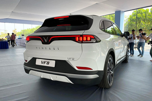 Chi tiết VinFast VF8 2022 tại Việt Nam, giá cao nhất hơn 1,2 tỷ đồng - Hình 4 Chi tiet VinFast VF8 2022 tai Viet Nam, gia cao nhat hon 1,2 ty dong-Hinh-4