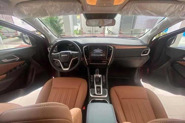 Isuzu mu-X giảm chạm đáy 200 triệu đồng - Hình 5 Isuzu mu-X giam cham day 200 trieu dong-Hinh-5