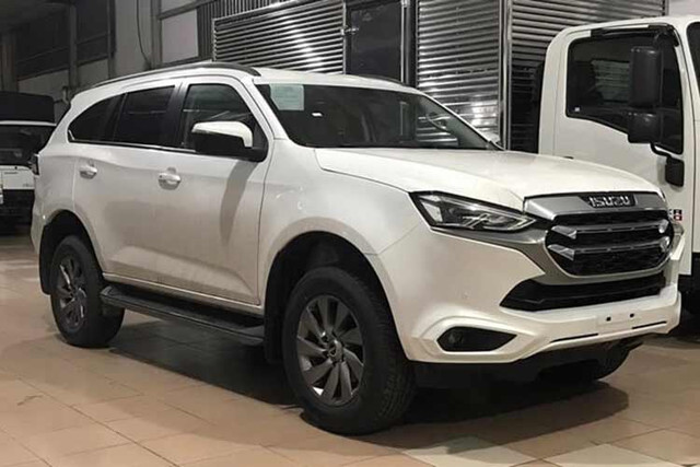 Isuzu mu-X giảm chạm đáy 200 triệu đồng Isuzu mu-X giam cham day 200 trieu dong