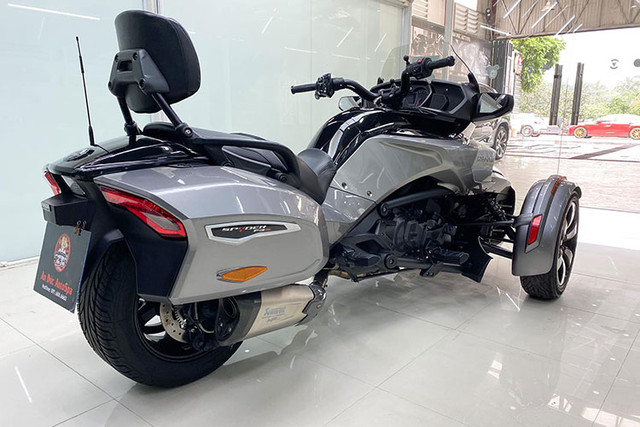 Ngắm Can-Am Spyder F3-S giá không dưới 1 tỷ đồng ở Hà Nội - Hình 9 Ngam Can-Am Spyder F3-S gia khong duoi 1 ty dong o Ha Noi-Hinh-9