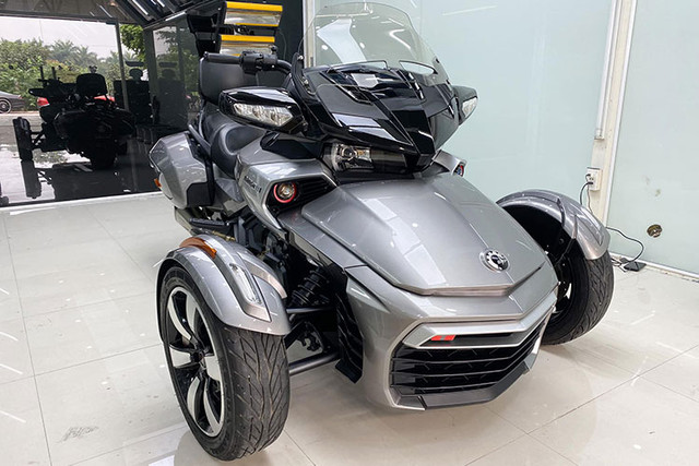 Ngắm Can-Am Spyder F3-S giá không dưới 1 tỷ đồng ở Hà Nội - Hình 10 Ngam Can-Am Spyder F3-S gia khong duoi 1 ty dong o Ha Noi-Hinh-10