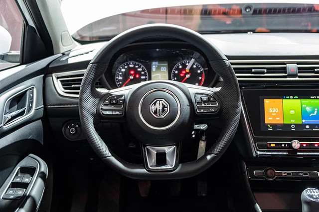Mẫu xe sedan hạng C là MG5 ế khách dù giá bán chưa tới 400 triệu - Hình 6 Mau xe sedan hang C la MG5 e khach du gia ban chua toi 400 trieu-Hinh-6