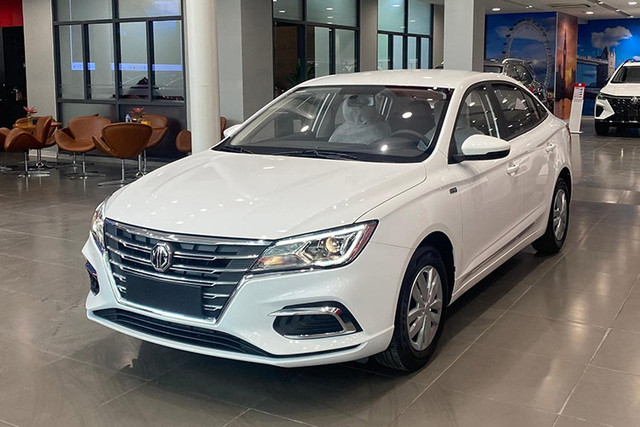 Mẫu xe sedan hạng C là MG5 ế khách dù giá bán chưa tới 400 triệu - Hình 4 Mau xe sedan hang C la MG5 e khach du gia ban chua toi 400 trieu-Hinh-4