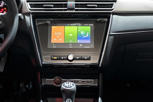 Mẫu xe sedan hạng C là MG5 ế khách dù giá bán chưa tới 400 triệu - Hình 7 Mau xe sedan hang C la MG5 e khach du gia ban chua toi 400 trieu-Hinh-7