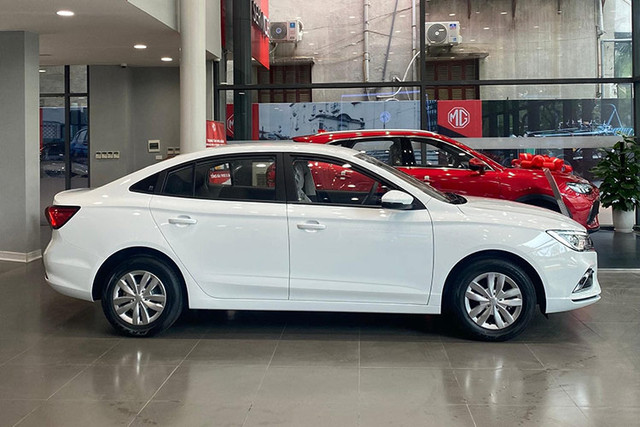 Mẫu xe sedan hạng C là MG5 ế khách dù giá bán chưa tới 400 triệu - Hình 2 Mau xe sedan hang C la MG5 e khach du gia ban chua toi 400 trieu-Hinh-2