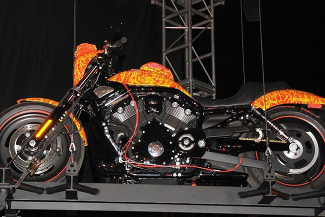 Cận cảnh Harley-Davidson được chào bán tới 697 tỷ đồng - Hình 3 Can canh Harley-Davidson duoc chao ban toi 697 ty dong-Hinh-3