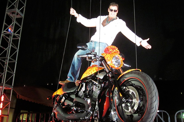 Cận cảnh Harley-Davidson được chào bán tới 697 tỷ đồng - Hình 8 Can canh Harley-Davidson duoc chao ban toi 697 ty dong-Hinh-8