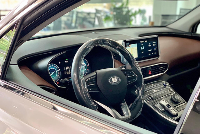 Giá xe Hyundai SantaFe giảm mạnh tới 200 triệu đồng - Hình 3 Gia xe Hyundai SantaFe giam manh toi 200 trieu dong-Hinh-3