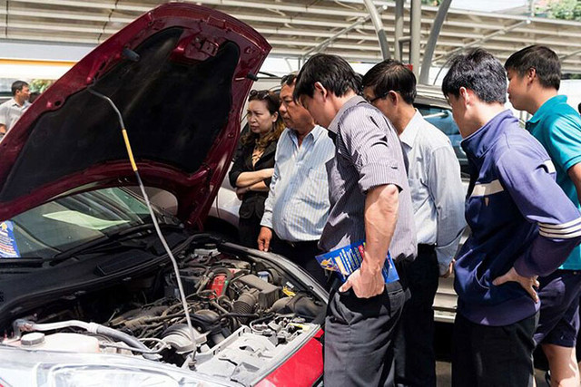 Khi mua ô tô cũ bạn nên lưu ý những điều này Khi mua o to cu ban nen luu y nhung dieu nay