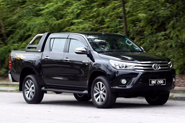 Gan 13.000 xe Toyota Hilux va Fortuner dinh loi tro luc phanh