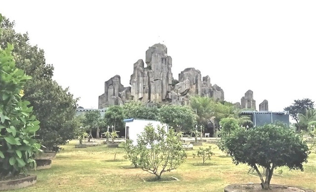 Trầm trồ biệt phủ 200 tỷ tựa cung đình Huế - Hình 13 Tram tro biet phu 200 ty tua cung dinh Hue-Hinh-13
