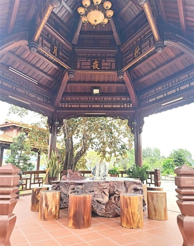 Trầm trồ biệt phủ 200 tỷ tựa cung đình Huế - Hình 7 Tram tro biet phu 200 ty tua cung dinh Hue-Hinh-7