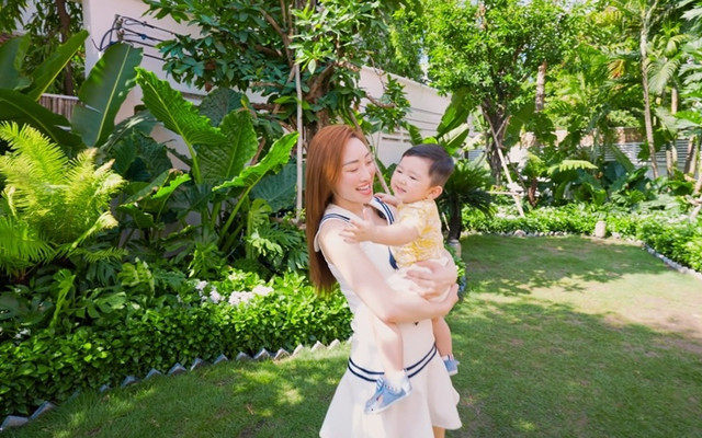 Đi xem khu vườn xanh mướt của vợ chồng Chi Bảo - Hình 9 Di xem khu vuon xanh muot cua vo chong Chi Bao-Hinh-9