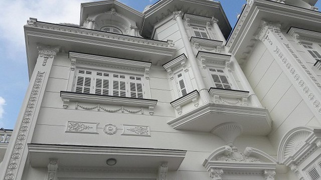 Cận cảnh “biệt phủ” tráng lệ của cụ bà 80 tuổi ở Hà Tĩnh - Hình 7 Can canh “biet phu” trang le cua cu ba 80 tuoi o Ha Tinh-Hinh-7