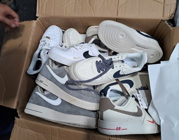 Cận Tết, hàng giả hàng nhái tràn lan thị trường Can Tet, hang gia hang nhai tran lan thi truong