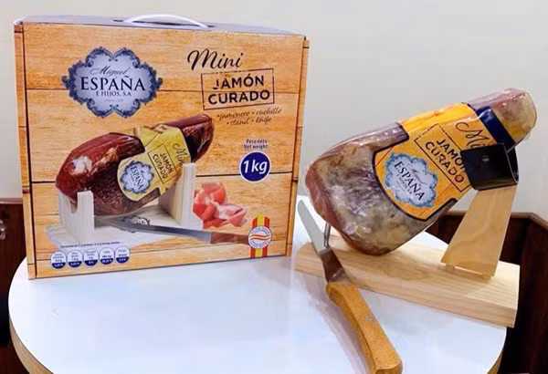 Đại gia giành nhau mua đùi heo muối 40 triệu đồng dịp Tết - Hình 2 Dai gia gianh nhau mua dui heo muoi 40 trieu dong dip Tet-Hinh-2
