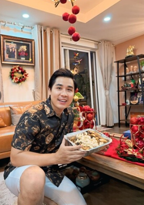 Bên trong biệt thự tiền tỷ đồng của MC Nguyên Khang Ben trong biet thu tien ty dong cua MC Nguyen Khang