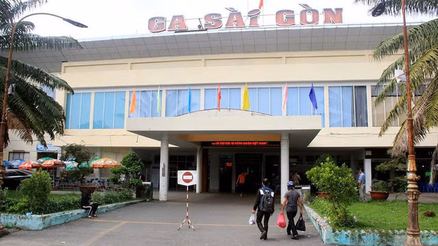 Bao ve Ga Sai Gon bi to lua tien mua ve tau Tet cua khach